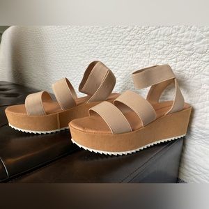 Nude sandal platform bottom